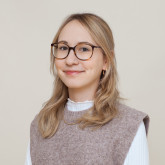 Julia Lenhard, BA